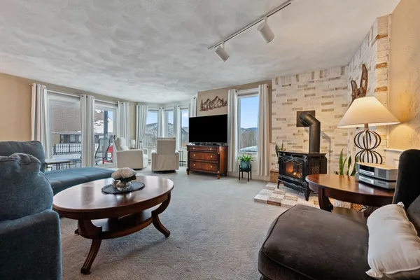 $439,900 | 58 Christmas Mountain Road, Intervale, NH 03845