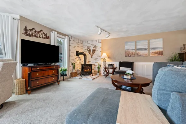 $439,900 | 58 Christmas Mountain Road, Intervale, NH 03845