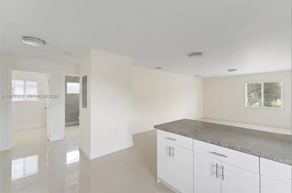 $3,100 | 2268 Northwest 52nd Street, Unit BOTTON, Miami, FL 33142