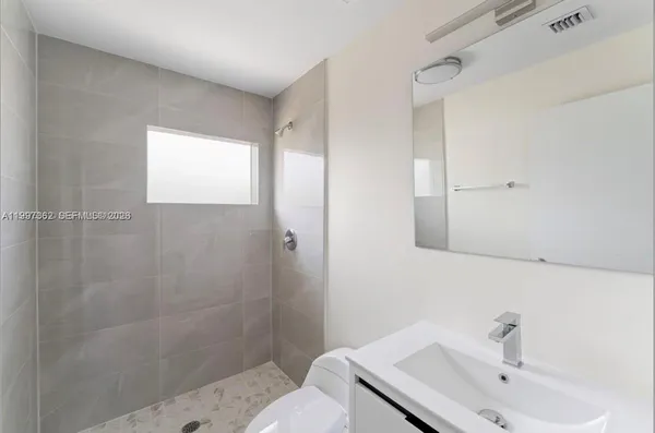 $3,100 | 2268 Northwest 52nd Street, Unit BOTTON, Miami, FL 33142