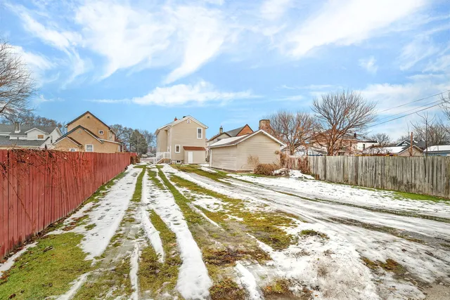 $349,000 | 729 Claim Street, Aurora, IL 60505