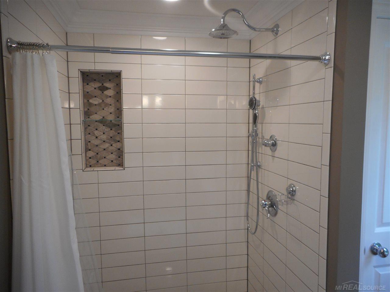 8814 South Lake Shore Road Harbor Beach, MI 48441 - Photo 31 of 37 31302867-31.JPG