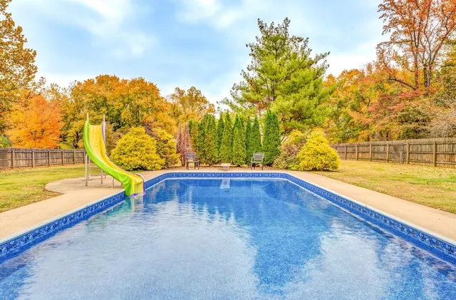 a view of yard and mountain view