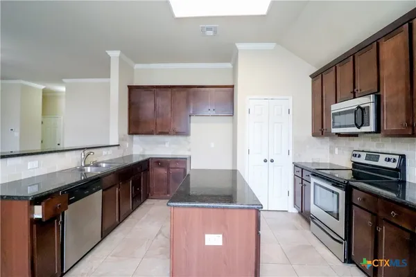 $1,975 | 620 Copper Ridge Loop, Temple, TX 76502