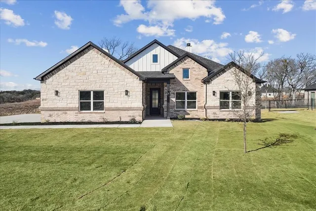$545,000 | 340 Slimp Bluff, Azle, TX 76020