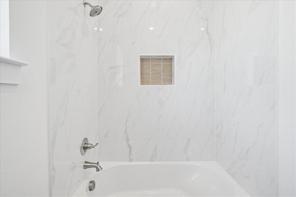 340 Slimp Bluff Azle, TX 76020 - Photo 20 of 39