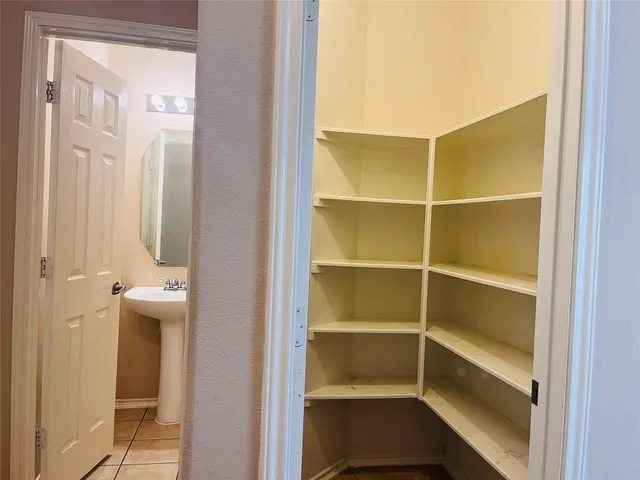 $2,250 | 2115 Vermillion Oak Street, Fresno, TX 77545