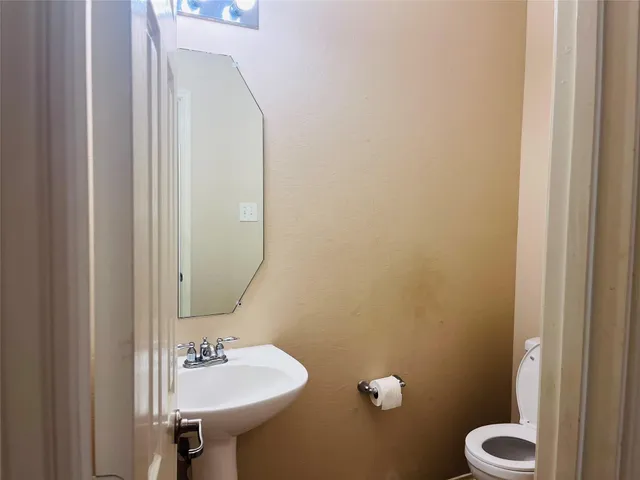 $2,250 | 2115 Vermillion Oak Street, Fresno, TX 77545