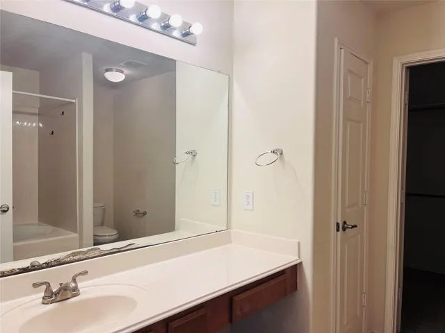 $2,250 | 2115 Vermillion Oak Street, Fresno, TX 77545