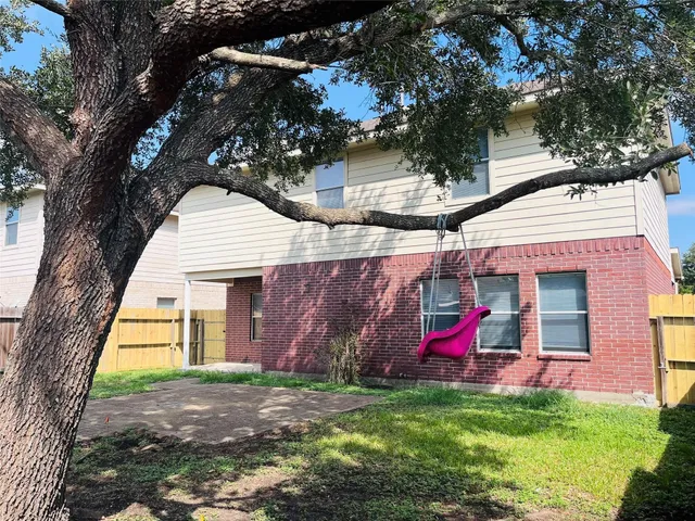 $2,250 | 2115 Vermillion Oak Street, Fresno, TX 77545