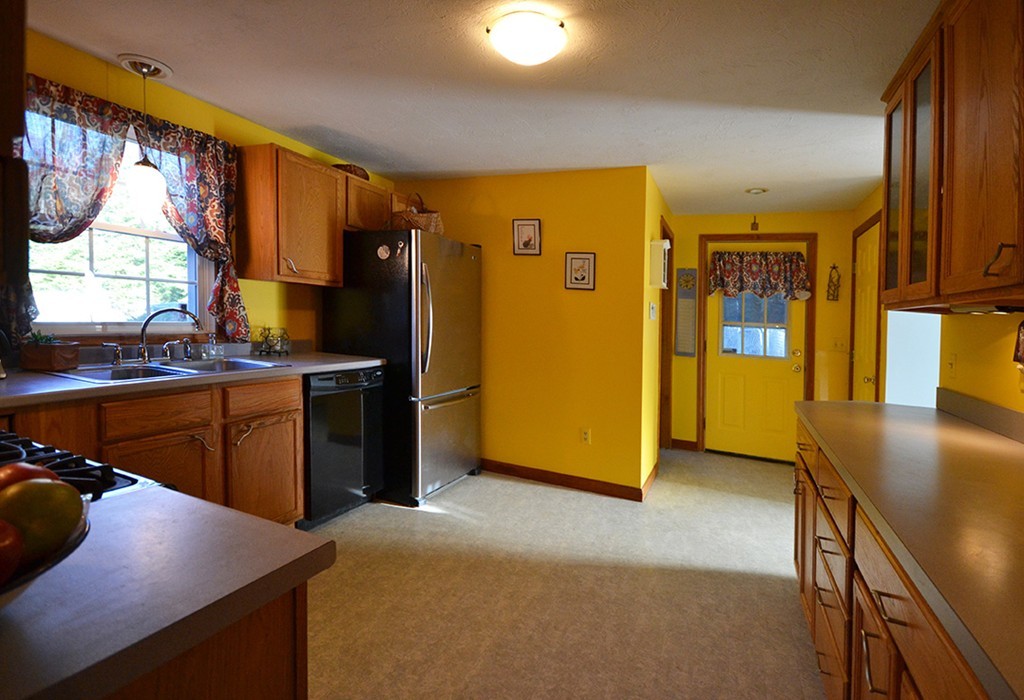 150 New Templeton Road Hubbardston, MA 01452 - Photo 7 of 28