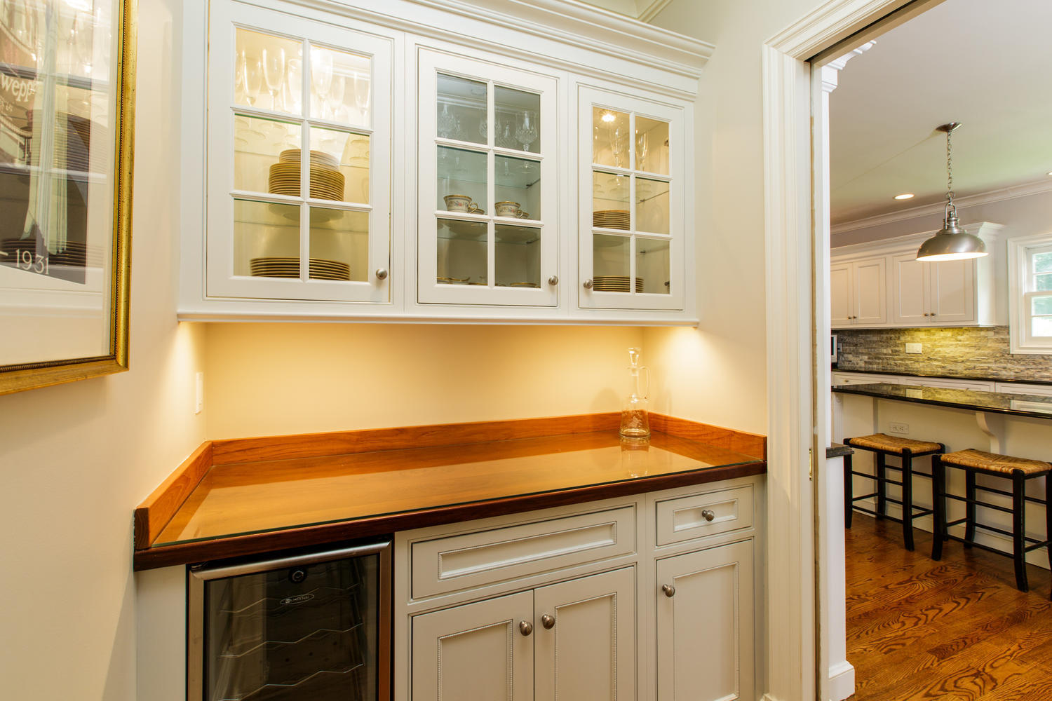 881 Valley Road New Canaan, CT 06840 - Photo 7 of 37