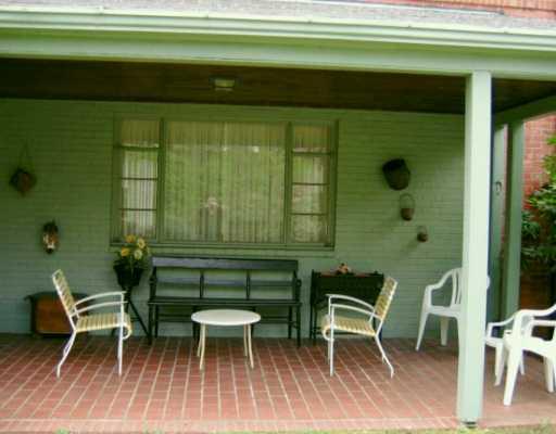 33 Holland Road Churchill, PA 15235 - Photo 5 of 8 Patio/Deck.