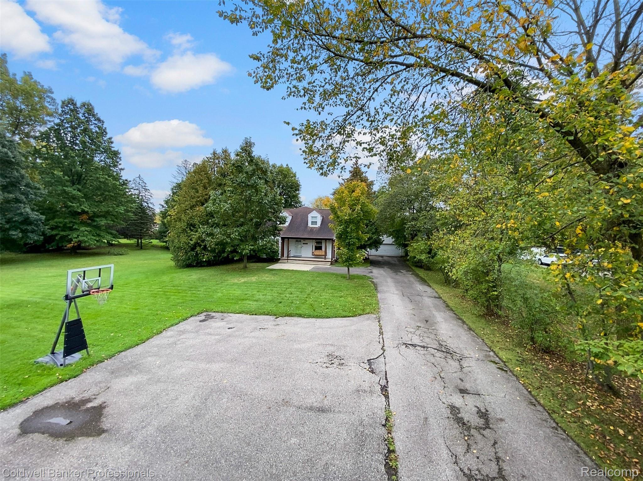 2321 West Wattles Road Troy, MI 48098 - Photo 44 of 45 DJI_20211006_133926_938.jpg