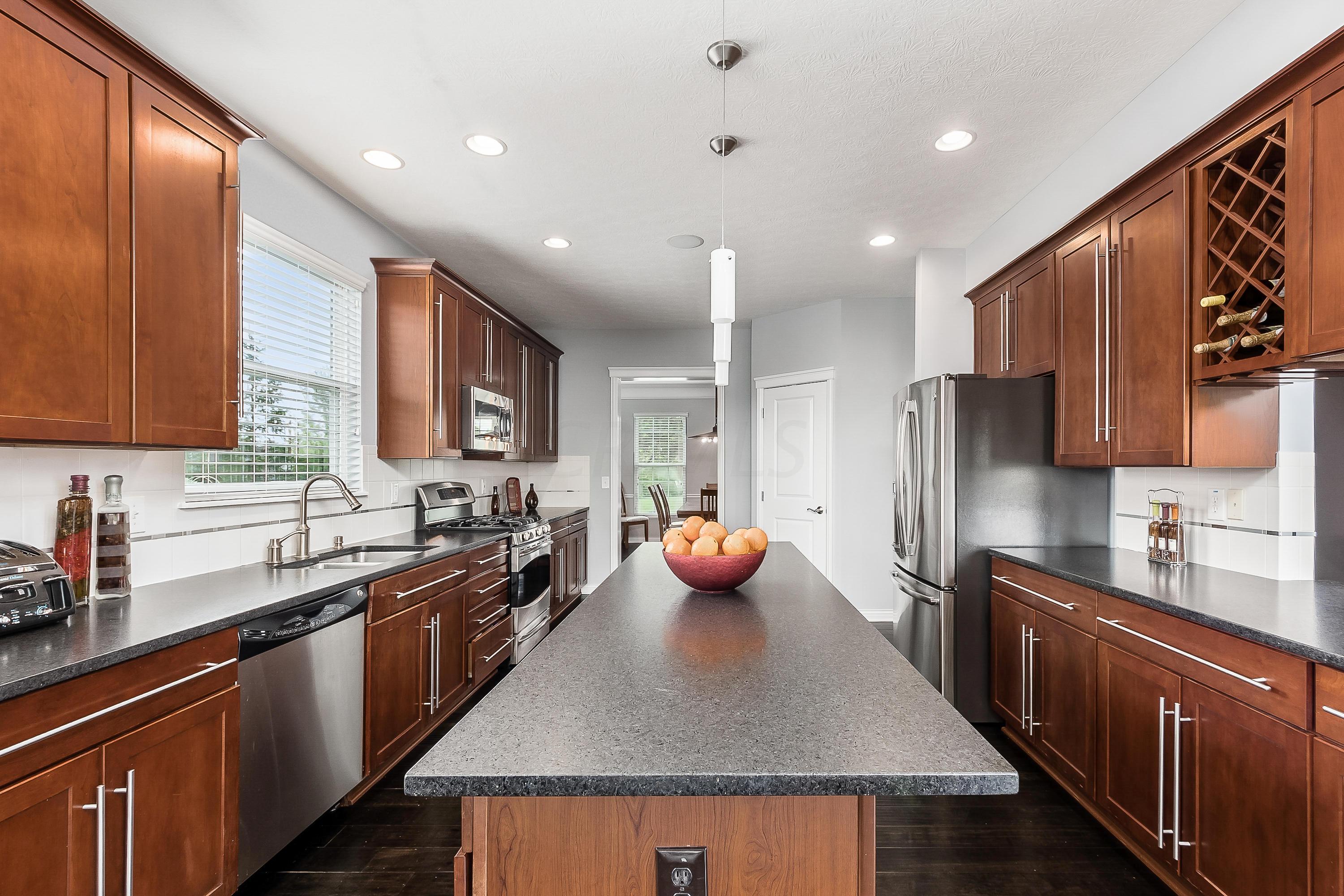 7090 Dean Farm Road New Albany, OH 43054 - Photo 18 of 60