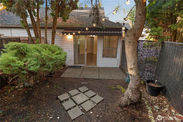 a view of a pathway of a house