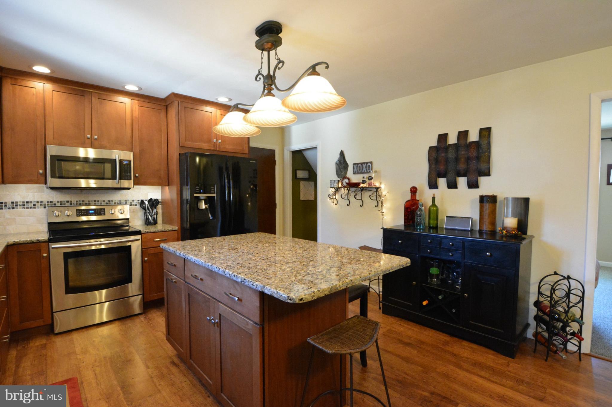 23 Troy Drive Lititz, PA 17543 - Photo 9 of 45 Granite Island Seats Three!