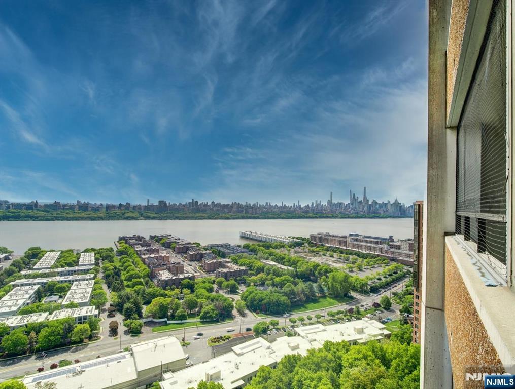 250 Gorge Road, Unit 21B Cliffside Park, NJ 07010 - Photo 1 of 28