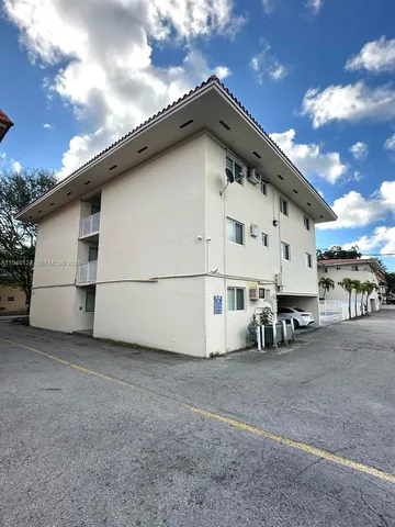 $1,900 | 1014 Salzedo Street, Unit 311, Coral Gables, FL 33134