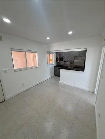 $1,800 | 1014 Salzedo Street, Unit 311, Coral Gables, FL 33134
