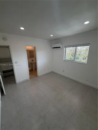 $1,800 | 1014 Salzedo Street, Unit 311, Coral Gables, FL 33134