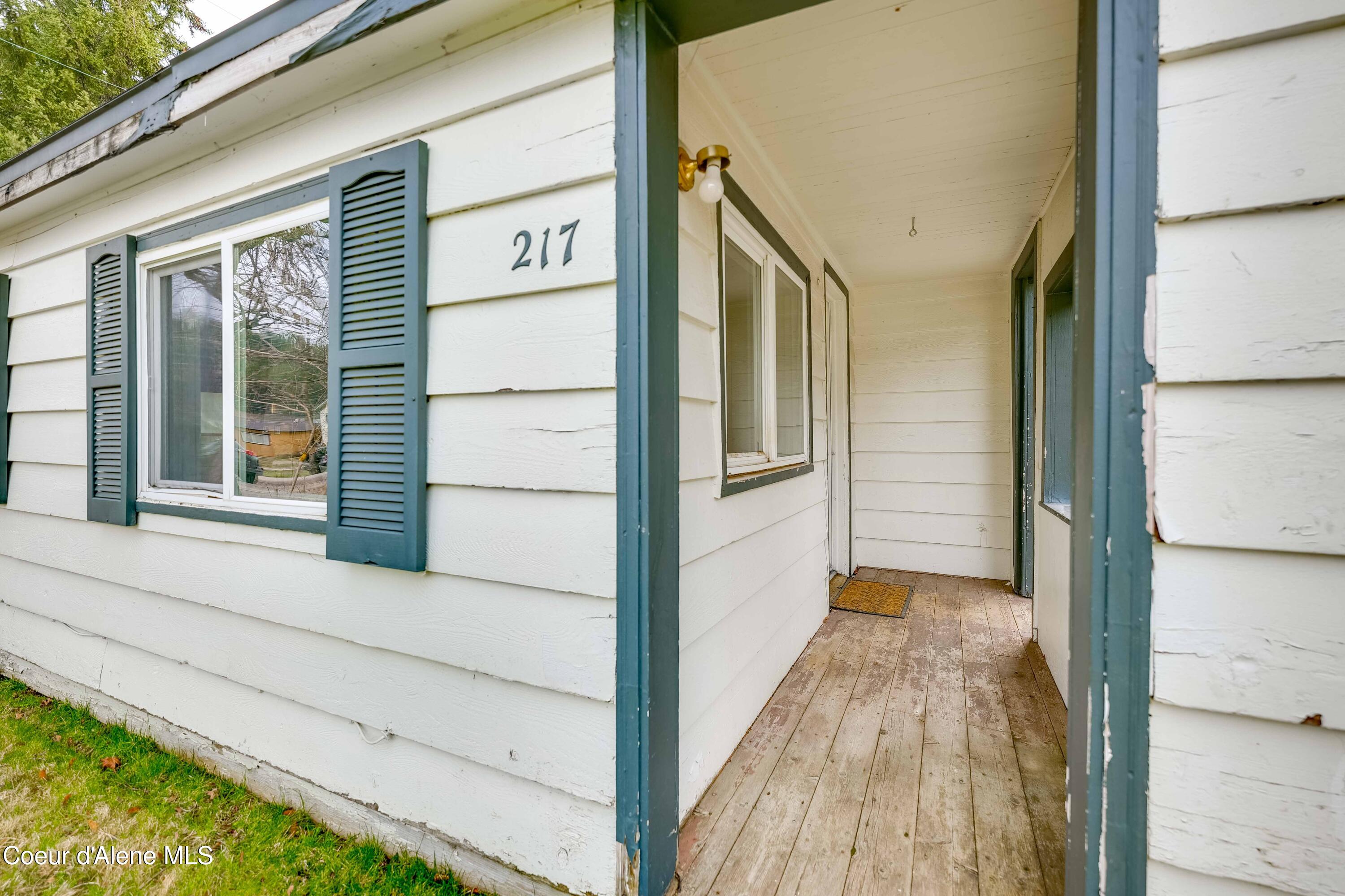 217 South 4th Street Osburn, ID 83849 - Photo 3 of 19 217 S-16
