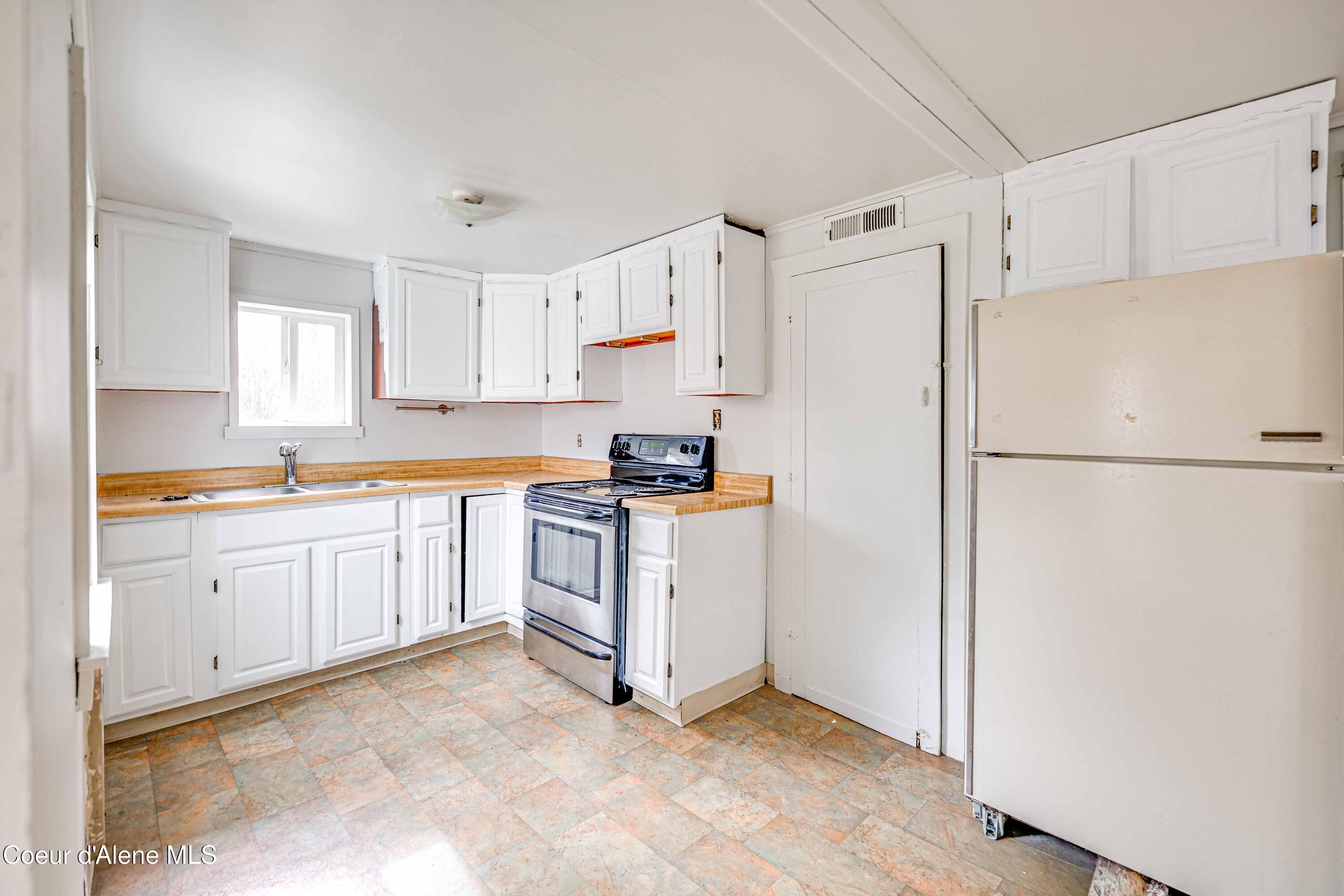 217 South 4th Street Osburn, ID 83849 - Photo 7 of 19 217 S-12