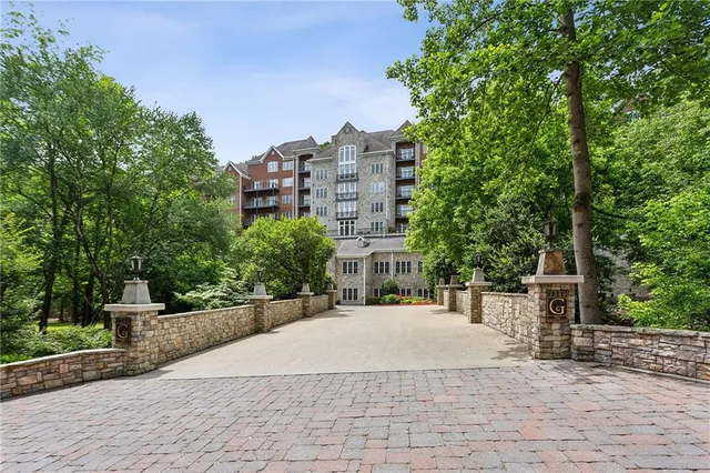 $535,000 | 3280 Stillhouse Lane Southeast, Unit 206, Atlanta, GA 30339