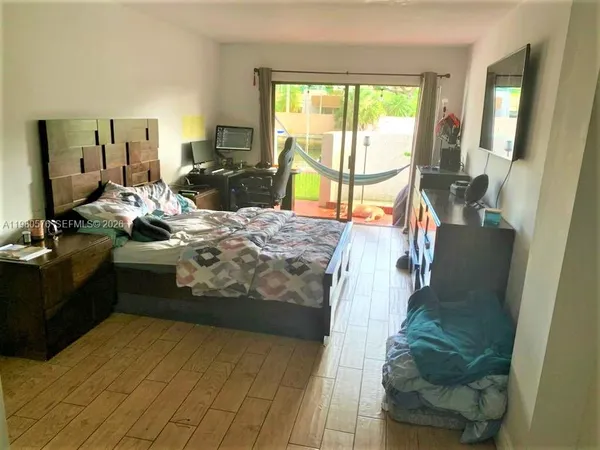 $1,900 | 1650 Northeast 115th Street, Unit 110, Miami, FL 33181