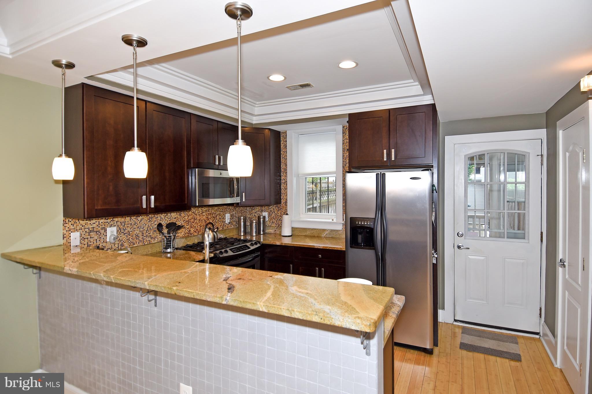 621 Columbia Road Northwest Washington, DC 20001 - Photo 5 of 29 Kitchen