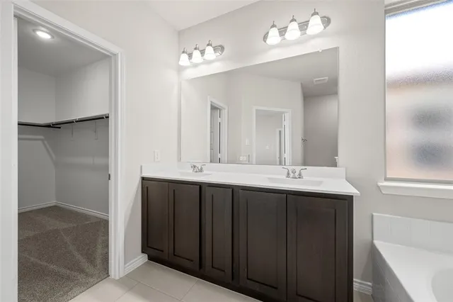 $299,900 | 1902 Cheyenne Drive, Cleburne, TX 76033