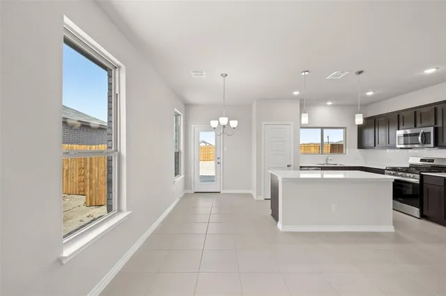 $299,900 | 1902 Cheyenne Drive, Cleburne, TX 76033