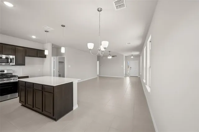 $299,900 | 1902 Cheyenne Drive, Cleburne, TX 76033