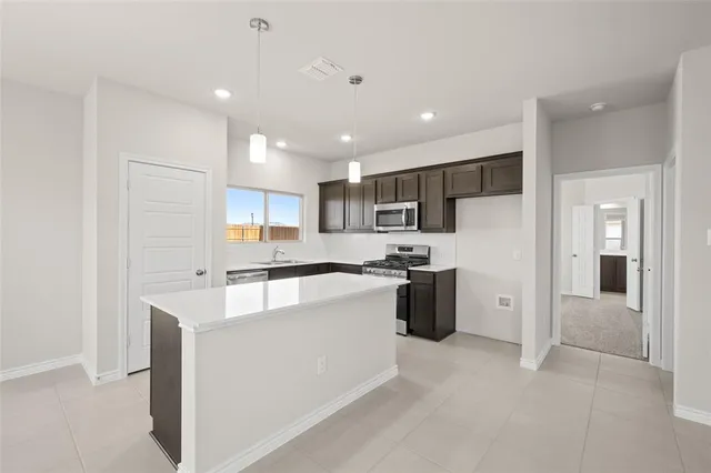 $299,900 | 1902 Cheyenne Drive, Cleburne, TX 76033