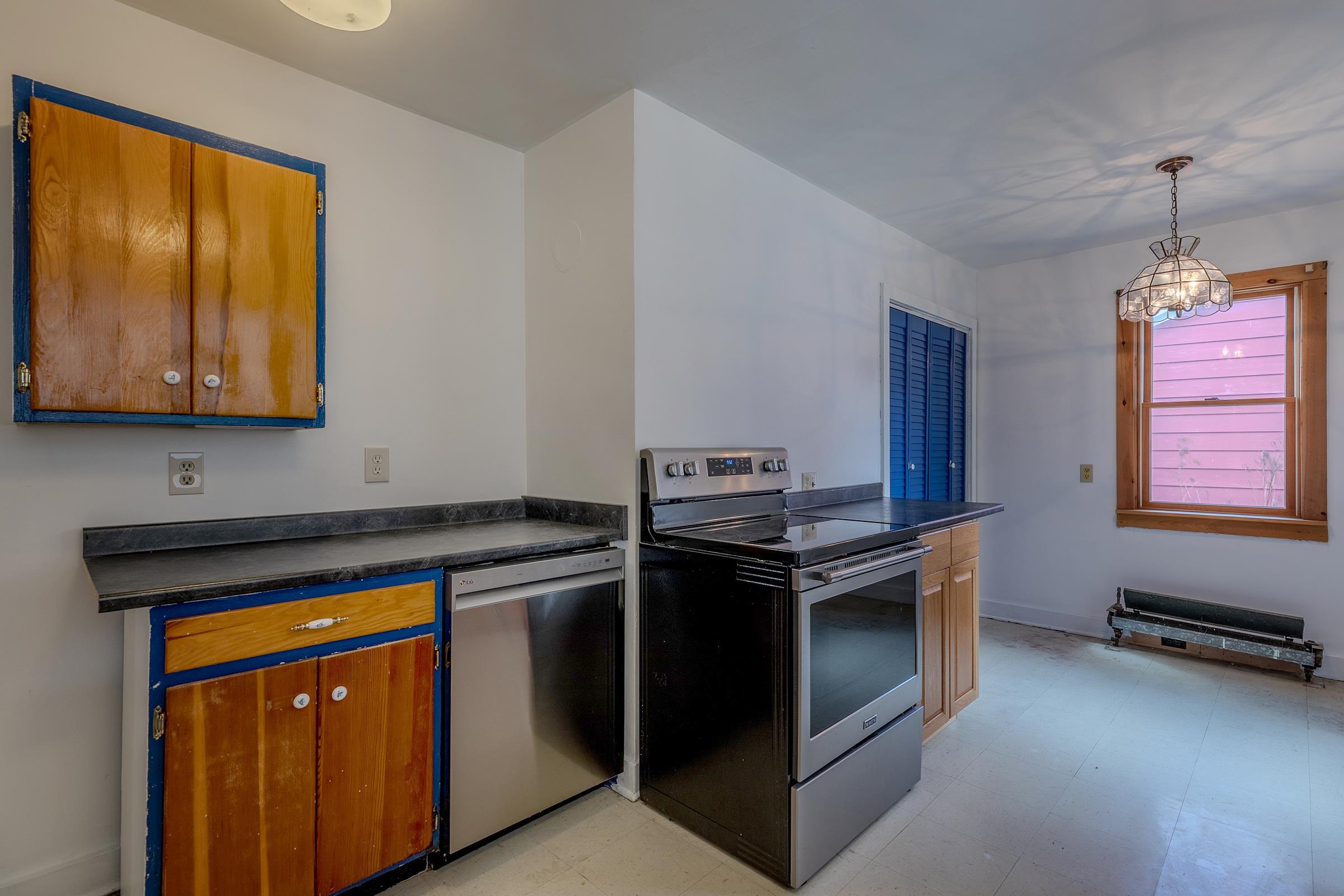 446 Highland Avenue Manchester, VT 05255 - Photo 18 of 62