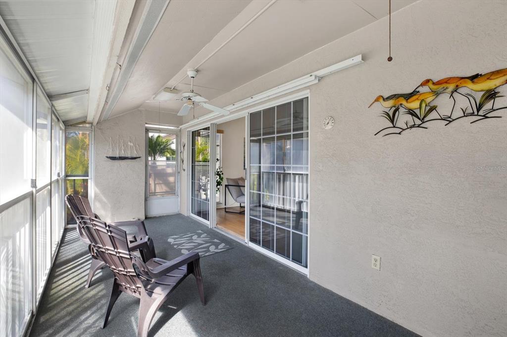 4684 West Huron Road St. Petersburg, FL 33708 - Photo 20 of 31 a living room with furniture