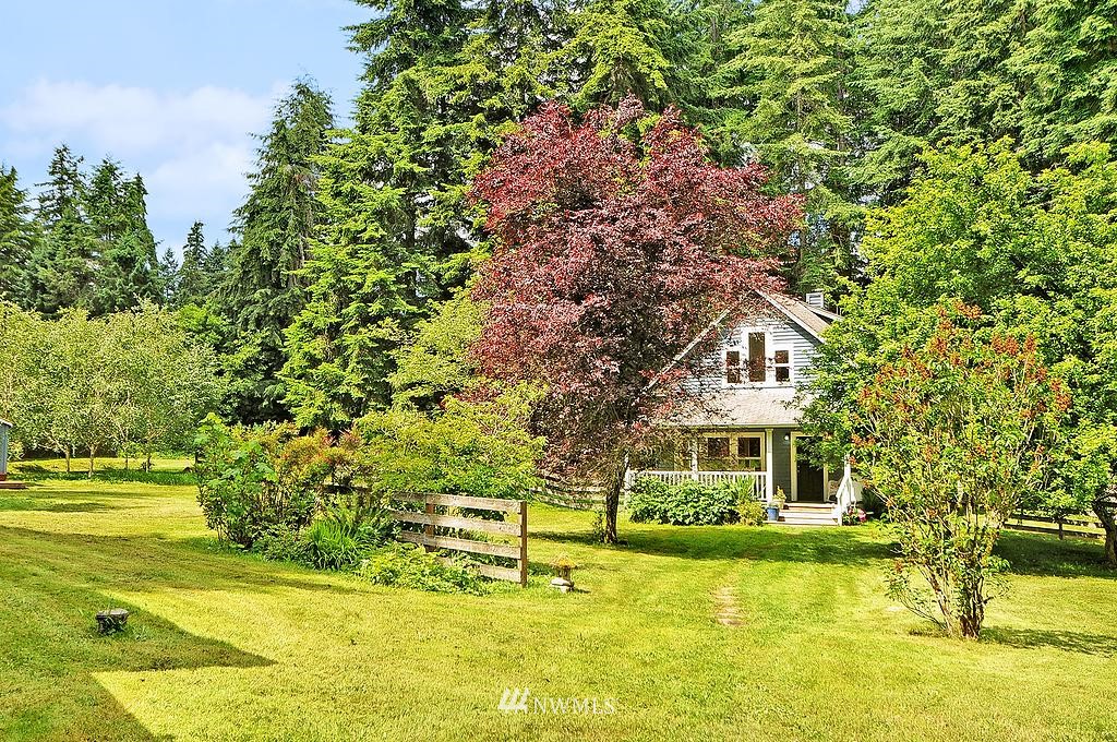 14445 Phelps Road Northeast Bainbridge Island, WA 98110 - Photo 2 of 15 Gallery Image 2