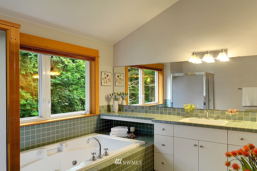 14445 Phelps Road Northeast Bainbridge Island, WA 98110 - Photo 11 of 15 Gallery Image 11
