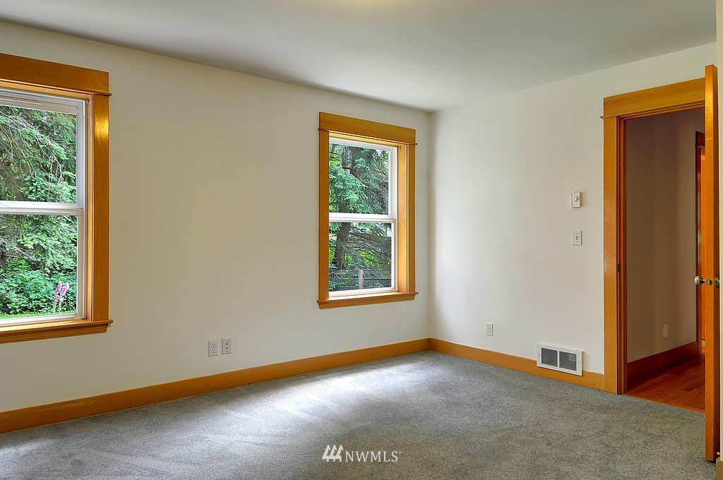14445 Phelps Road Northeast Bainbridge Island, WA 98110 - Photo 12 of 15 Gallery Image 12