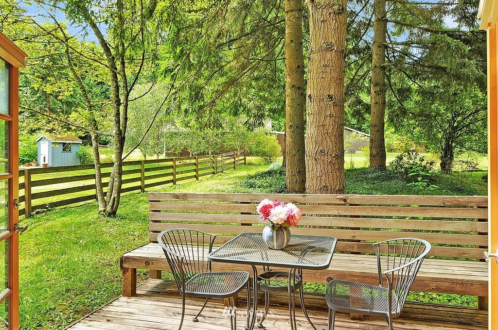 14445 Phelps Road Northeast Bainbridge Island, WA 98110 - Photo 13 of 15 Gallery Image 13