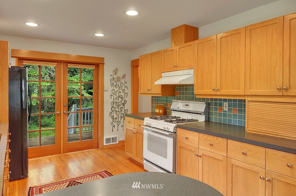 14445 Phelps Road Northeast Bainbridge Island, WA 98110 - Photo 7 of 15 Gallery Image 7