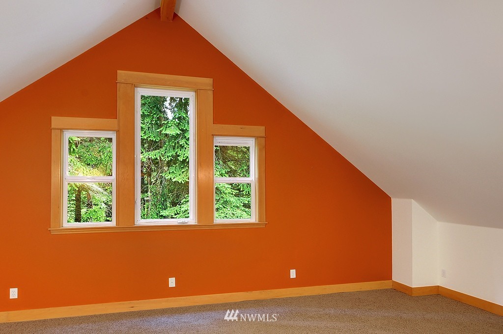 14445 Phelps Road Northeast Bainbridge Island, WA 98110 - Photo 10 of 15 Gallery Image 10