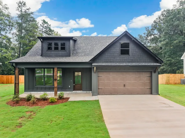 $369,900 | 378 Sentry Oaks, Chickamauga, GA 30707