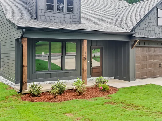 $369,900 | 378 Sentry Oaks, Chickamauga, GA 30707