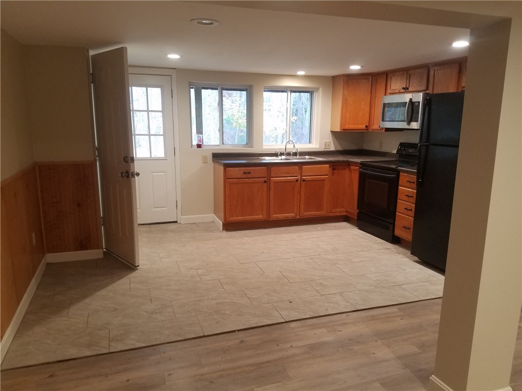 1670 Victory Highway Coventry, RI 02827 - Photo 20 of 28