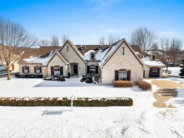 $1,199,000 | N8418 North Shore Road, Menasha, WI 54952