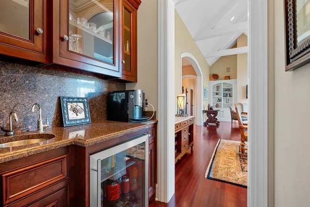 $1,290,000 | N8418 North Shore Road, Menasha, WI 54952