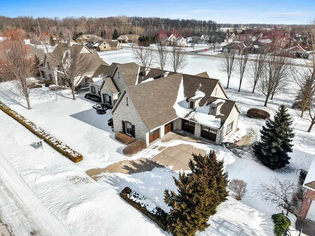 $1,199,000 | N8418 North Shore Road, Menasha, WI 54952
