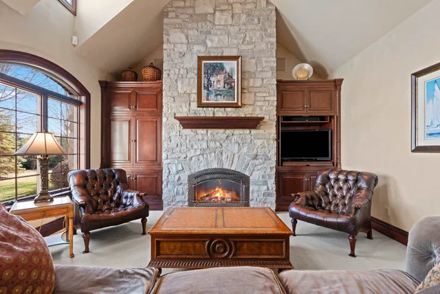 $1,290,000 | N8418 North Shore Road, Menasha, WI 54952