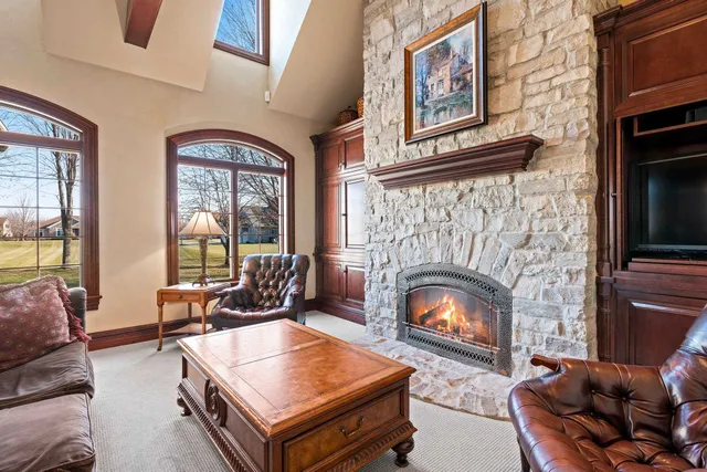 $1,290,000 | N8418 North Shore Road, Menasha, WI 54952